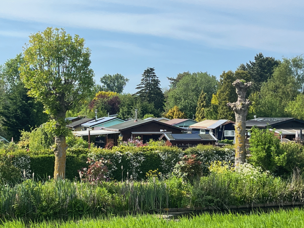 Volkstuinpark De Eendracht gezien vanaf het Bosch van Drakesteinpad